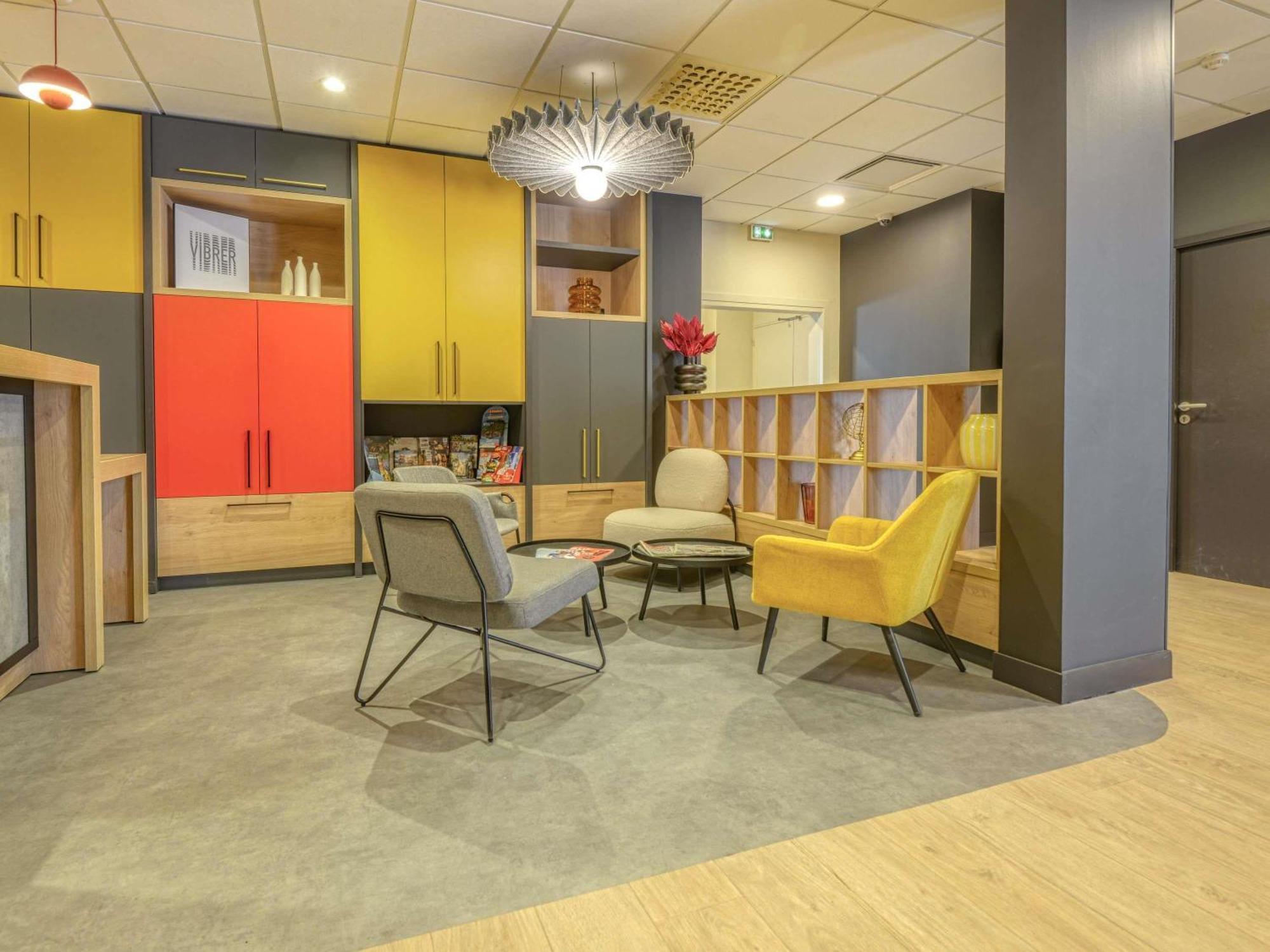 Hotel Ibis Cholet Exterior foto